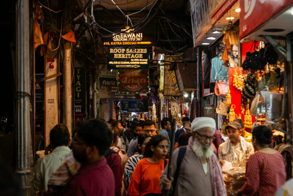 photo-1760262492679-0b6d4744bf89